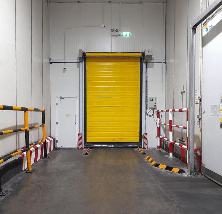 Why Choose to Install thermal insulation high speed door in Low Temperature Cold Storage