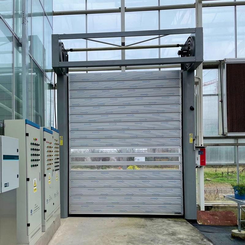 High speed spiral door suitable for wind and moisture resistance of lifting mouth