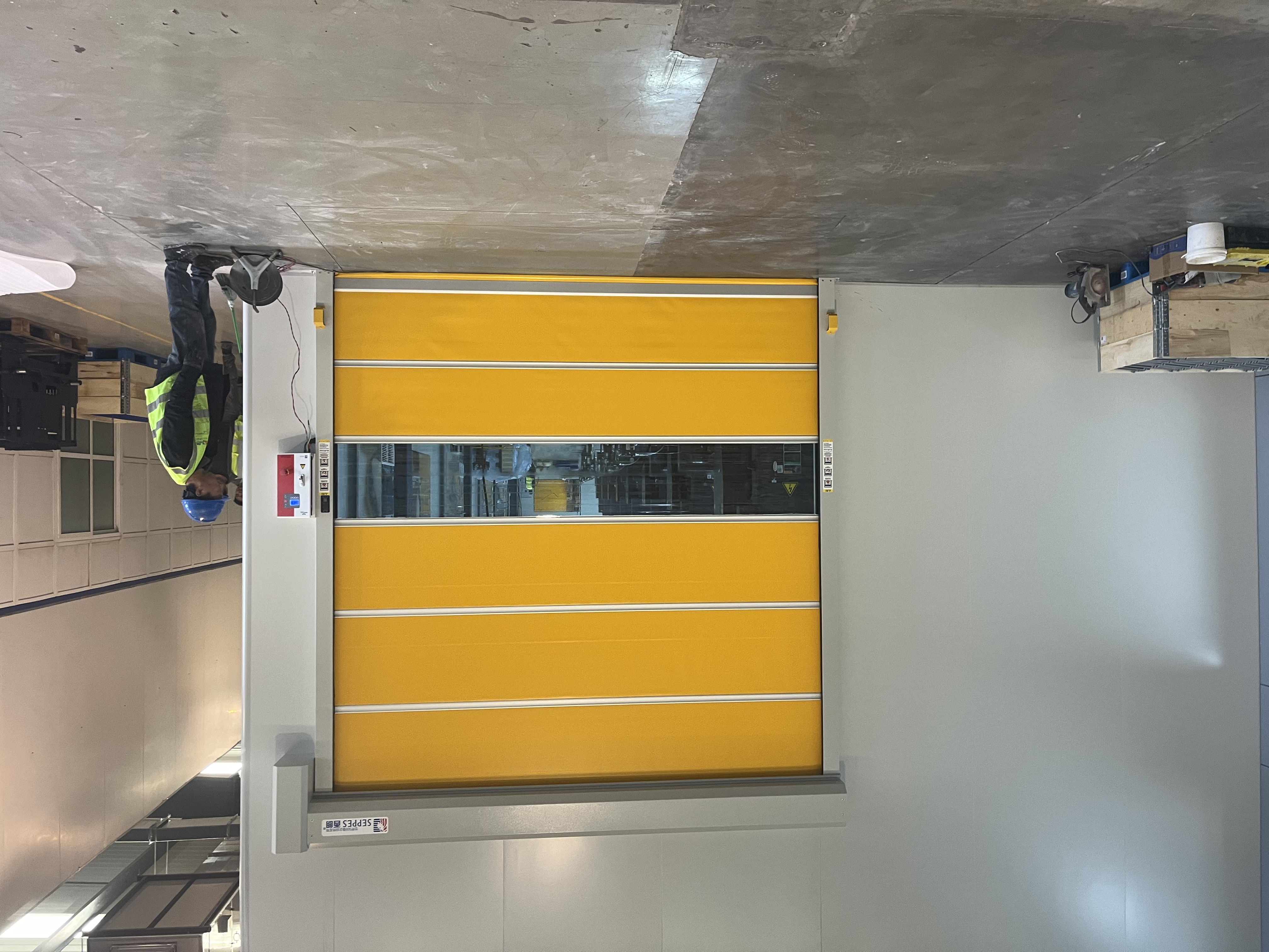 Design and customization of non-standard PVC rolling shutter